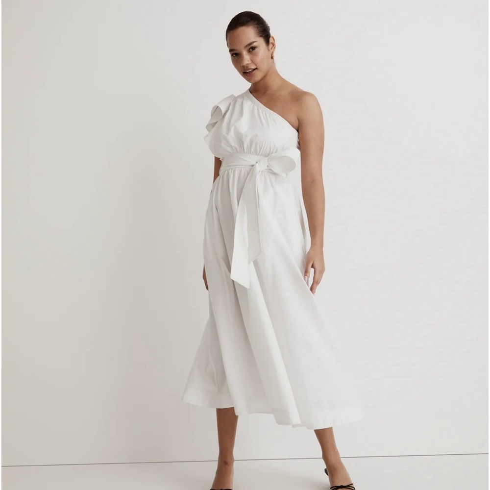 Madewell Ruffled One-Shoulder
Midi Dress